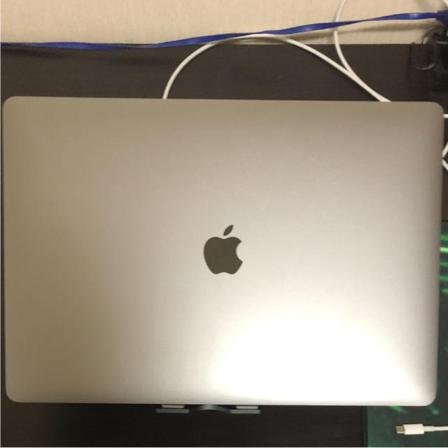 Apple MacBook Pro 2017 15インチ スペースグレー