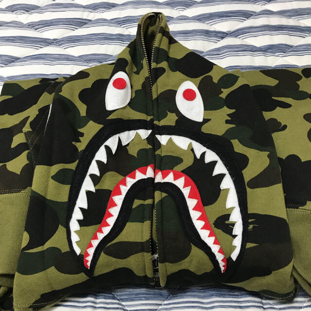 A BATHING APE(アベイシングエイプ)のシャークパーカー 1stカモ メンズのトップス(パーカー)の商品写真