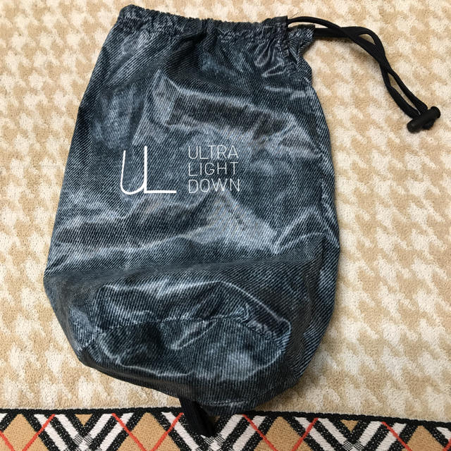 UNIQLO(ユニクロ)のウルトラライトダウンベスト保存袋 メンズのファッション小物(その他)の商品写真