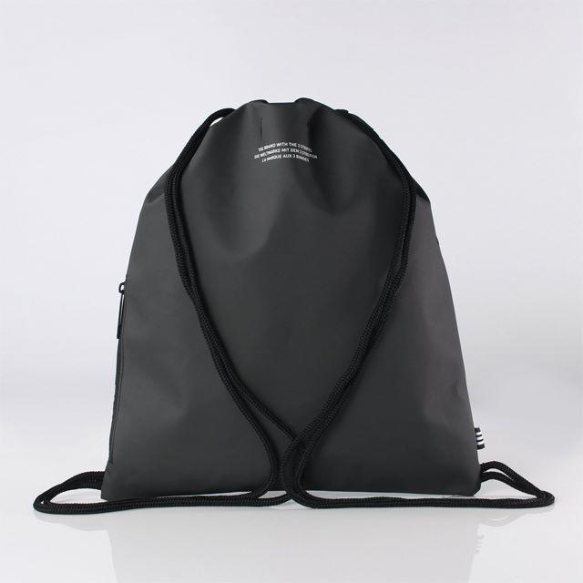 adidas(アディダス)の【新品・即納OK】adidas オリジナルス ナップサック ジムサック 3D 黒 メンズのバッグ(バッグパック/リュック)の商品写真