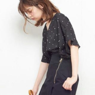 ナチュラルクチュール(natural couture)のnatural  couture  Vネックフレア袖ブラウス(シャツ/ブラウス(半袖/袖なし))