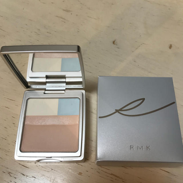 RMK(アールエムケー)のRMK プレストパウダー☆N 03 コスメ/美容のベースメイク/化粧品(フェイスパウダー)の商品写真