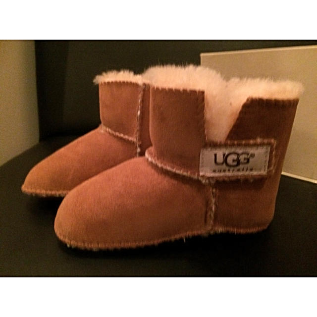 UGG(アグ)のUGG ベビー ・ キッズ 専用です。 キッズ/ベビー/マタニティのキッズ靴/シューズ(15cm~)(ブーツ)の商品写真