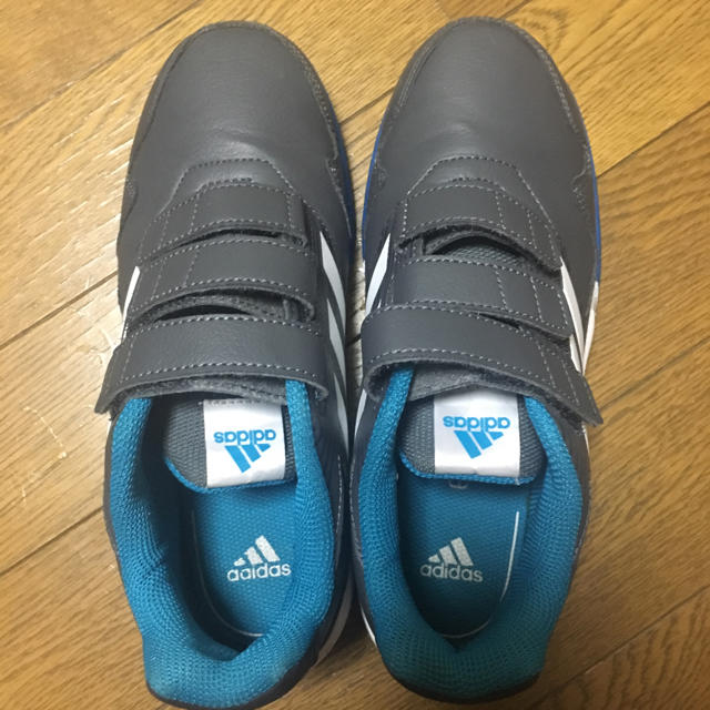 adidas(アディダス)の☆美品☆アディダススニーカー靴運動靴21.5cm キッズ/ベビー/マタニティのキッズ靴/シューズ(15cm~)(スニーカー)の商品写真