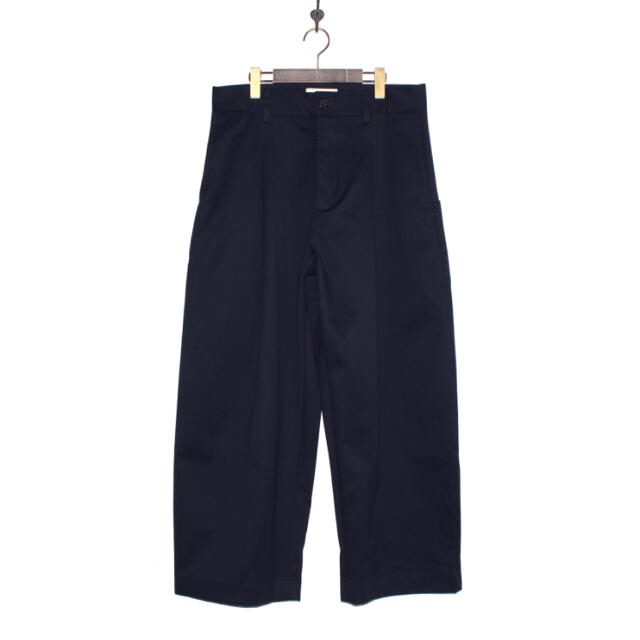 COMOLI(コモリ)のモンロー様STUDIO NICHOLSON BRIDGES PANTS NAVY メンズのパンツ(チノパン)の商品写真