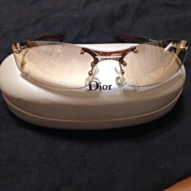 Dior(ディオール)の値下げ！DIOR サングラス レディースのファッション小物(サングラス/メガネ)の商品写真