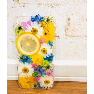 ハンドメイド iPhoneケース スマホケース レモン 小花(スマホケース)