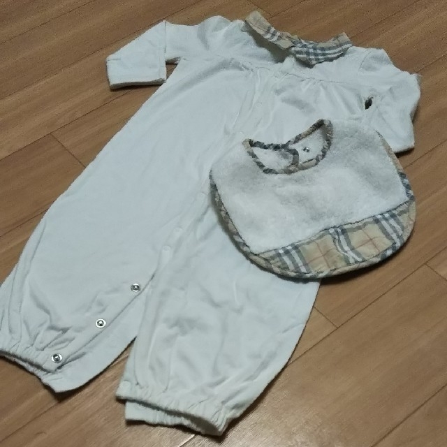 BURBERRY(バーバリー)のkayapy様専用 バーバリー 長袖ロンパース & スタイ 70 キッズ/ベビー/マタニティのベビー服(~85cm)(ロンパース)の商品写真