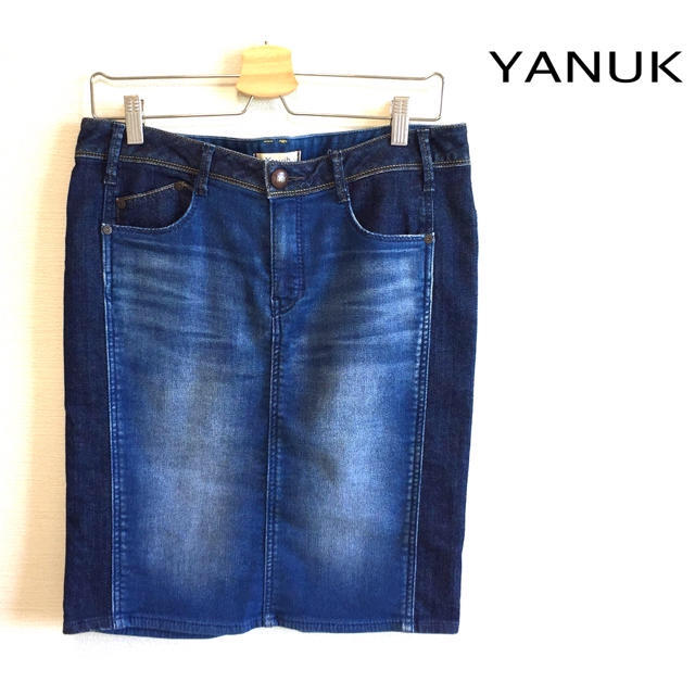 YANUK(ヤヌーク)のデニムスカート レディースのスカート(ひざ丈スカート)の商品写真