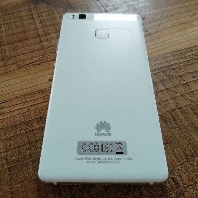 ANDROID(アンドロイド)の野口さま専用 Huawei P9 lite  スマホ/家電/カメラのスマートフォン/携帯電話(スマートフォン本体)の商品写真