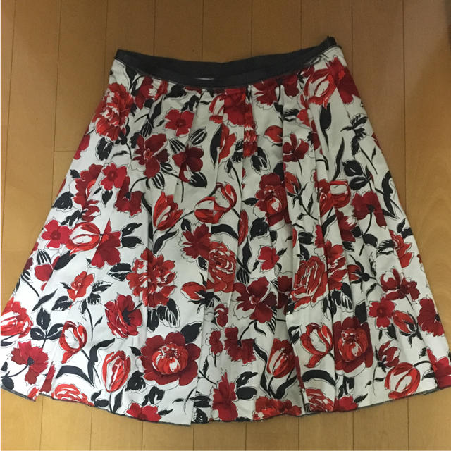 Jil Sander(ジルサンダー)の値下げ  フラワープリントスカート レディースのスカート(ひざ丈スカート)の商品写真