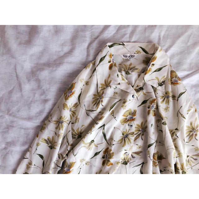 花柄の開襟シャツ レディースのトップス(シャツ/ブラウス(長袖/七分))の商品写真