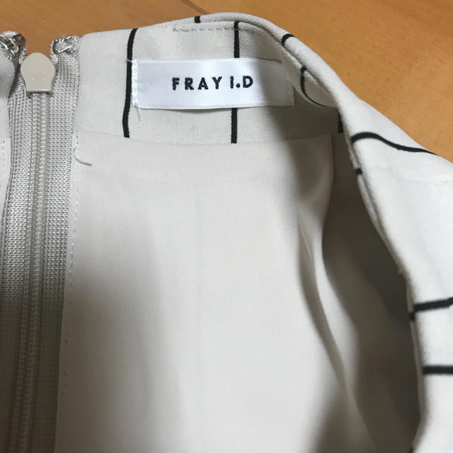 FRAY I.D(フレイアイディー)の［未使用品］春らしい　ストライプスカート  レディースのスカート(ひざ丈スカート)の商品写真