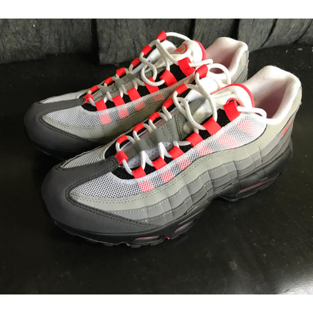 NIKE(ナイキ)のairmax 95 og  ソーラーレッド 26.5㎝ メンズの靴/シューズ(スニーカー)の商品写真