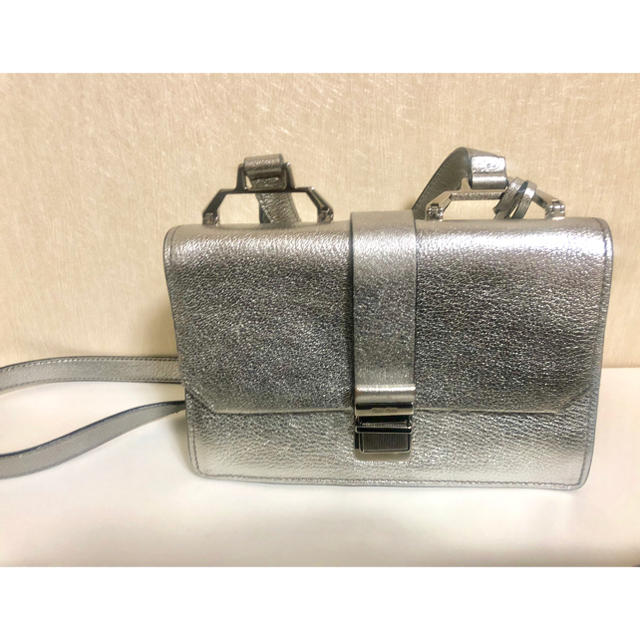 バッグMiumiu ミュウミュウ マドラスショルダーバッグ