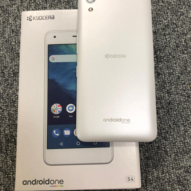 京セラ(キョウセラ)のワイモバイルのAndroid one s4 スマホ/家電/カメラのスマートフォン/携帯電話(スマートフォン本体)の商品写真