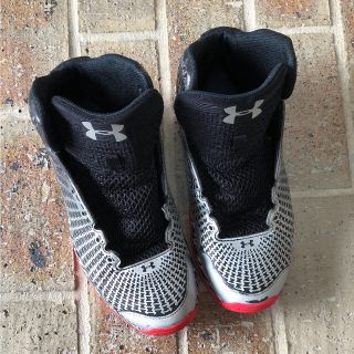 アンダーアーマー(UNDER ARMOUR)のアンダーアーマー バスケットシューズ(バスケットボール)