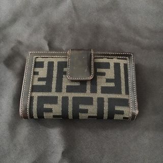 フェンディ(FENDI)の折りたたみ財布(折り財布)