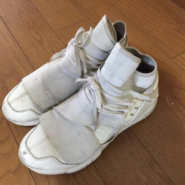 Y-3(ワイスリー)の最終値下げ Y-3 QASA white yohji yamamoto  メンズの靴/シューズ(スニーカー)の商品写真