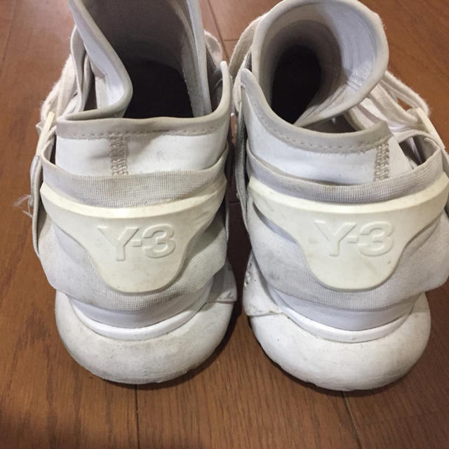 Y-3(ワイスリー)の最終値下げ Y-3 QASA white yohji yamamoto  メンズの靴/シューズ(スニーカー)の商品写真