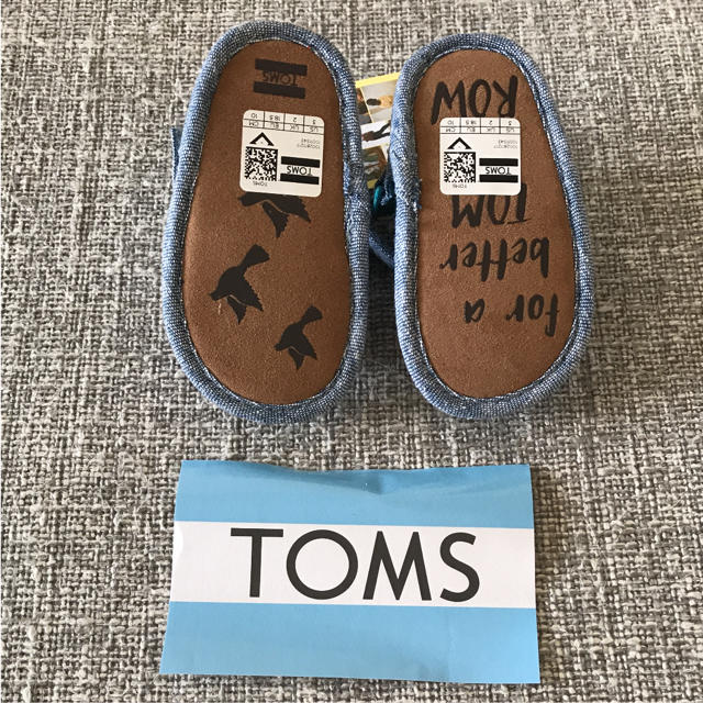 TOMS(トムズ)のTOMS サンダル キッズ/ベビー/マタニティのキッズ靴/シューズ(15cm~)(サンダル)の商品写真