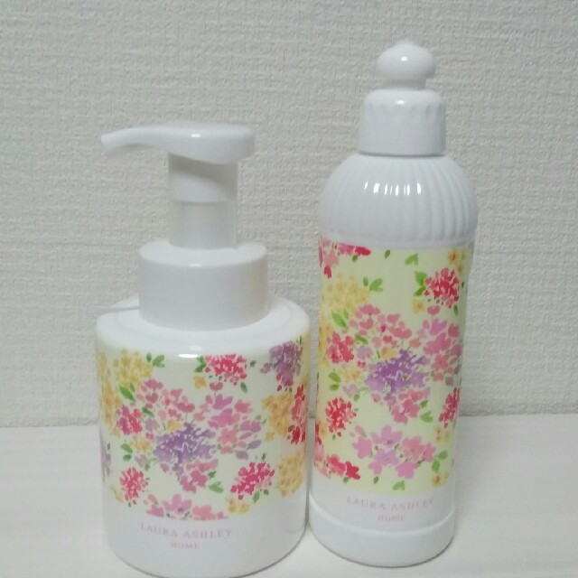 LAURA ASHLEY(ローラアシュレイ)の♥新品3点♥　ローラアシュレイハンドソープ1つ＆台所用洗剤2つ インテリア/住まい/日用品の日用品/生活雑貨/旅行(洗剤/柔軟剤)の商品写真