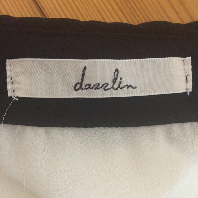 dazzlin(ダズリン)のビジューつきブラウス レディースのトップス(シャツ/ブラウス(長袖/七分))の商品写真