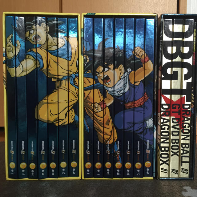 アニメドラゴンボールZとGTのDVDボックスとフィギュアのセット