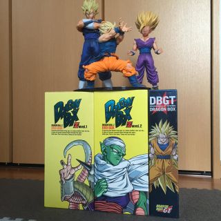 ドラゴンボールZとGTのDVDボックスとフィギュアのセット