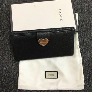 グッチ(Gucci)のGUCCIハートボタン長財布(財布)