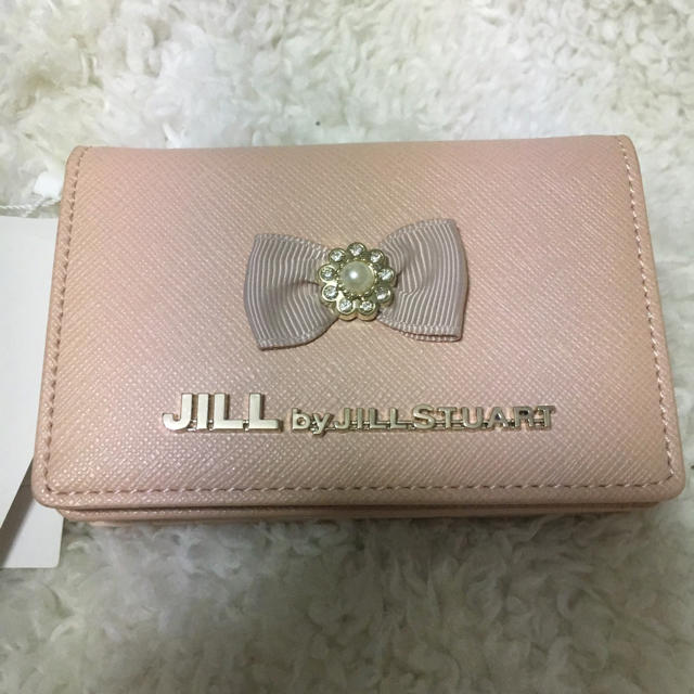 JILL by JILLSTUART(ジルバイジルスチュアート)のジルバイジルスチュアート リボンビジューウォレット レディースのファッション小物(財布)の商品写真