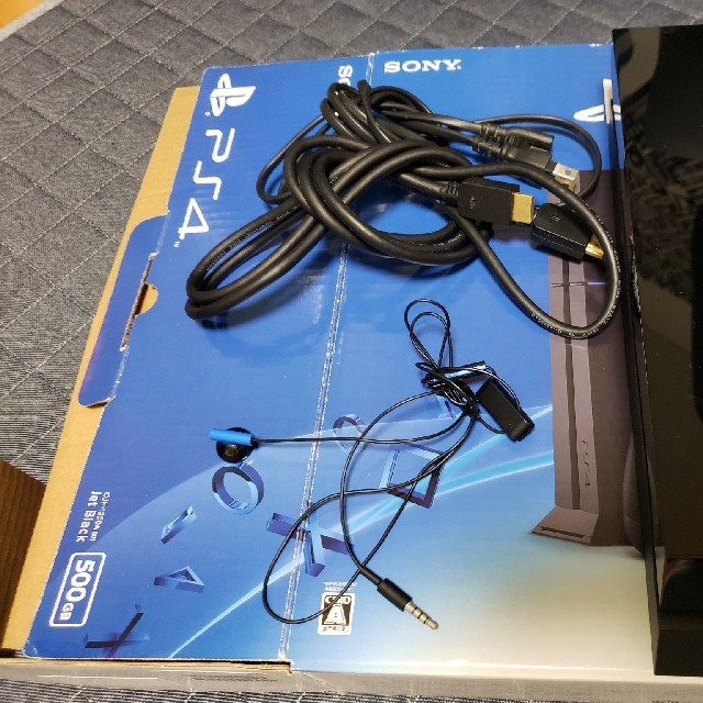 PlayStation4(プレイステーション4)の初期型PS4本体 エンタメ/ホビーのゲームソフト/ゲーム機本体(家庭用ゲーム機本体)の商品写真