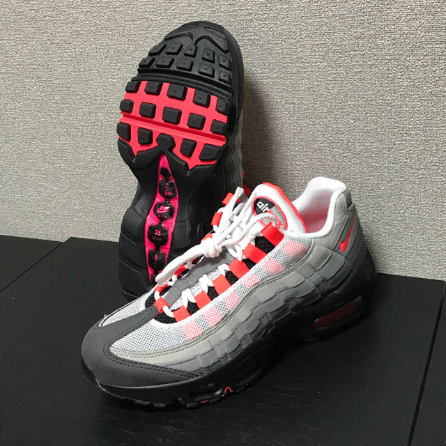 Nike 新品 Air Max 95 Og 23 5cm 国内正規品 ソーラーレッドの通販 By Slilingshot S Shop ナイキならラクマ Nike 新品 Air Max 95 Og 23 5cm 国内正規品 ソーラーレッドの通販 By Slilingshot S Shop ナイキならラクマ
