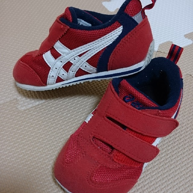 asics(アシックス)のasics アイダホベビー3 レッド 14.0cm キッズ/ベビー/マタニティのベビー靴/シューズ(~14cm)(スニーカー)の商品写真