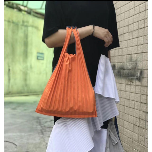 PLEATS PLEASE ISSEY MIYAKE - プリーツバッグ(ベージュxブルー)【送料込み】の通販 by はる｜プリーツプリーズ