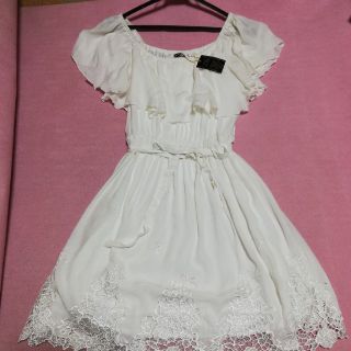 セシルマクビー(CECIL McBEE)の新品タグ付き★セシルマクビー★オフショルワンピース★激可愛い★半額以下早い者勝ち(ひざ丈ワンピース)