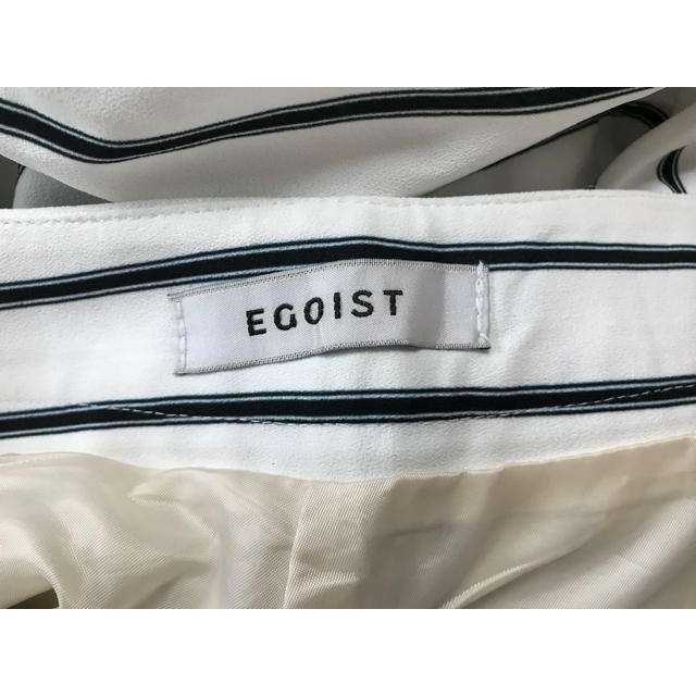 EGOIST(エゴイスト)のEGOIST テーパードパンツ M レディースのパンツ(クロップドパンツ)の商品写真