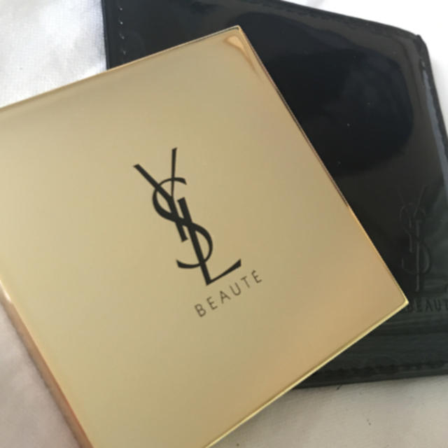 Yves Saint Laurent Beaute(イヴサンローランボーテ)のミラー レディースのファッション小物(ミラー)の商品写真