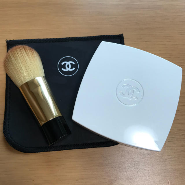 シャネル ファンデーション ブラシ付 CHANEL