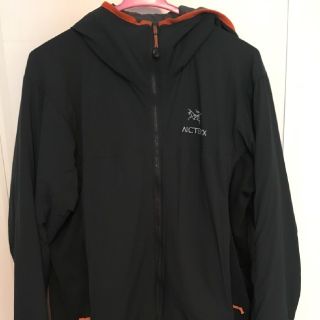 アークテリクス(ARC'TERYX)のアークテリクスアトムLT　限界価格！！(マウンテンパーカー)