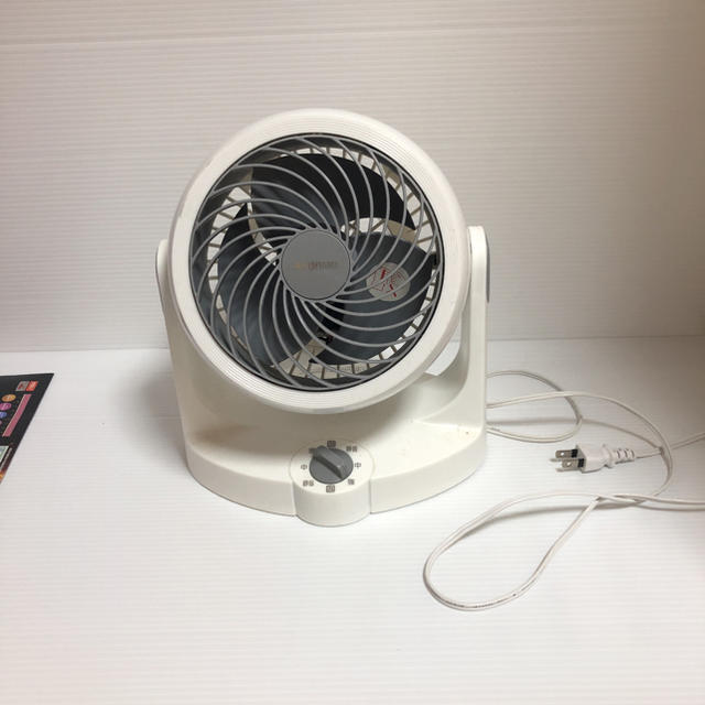 アイリスオーヤマ(アイリスオーヤマ)のアイリスオオヤマ扇風機です。 スマホ/家電/カメラの冷暖房/空調(扇風機)の商品写真