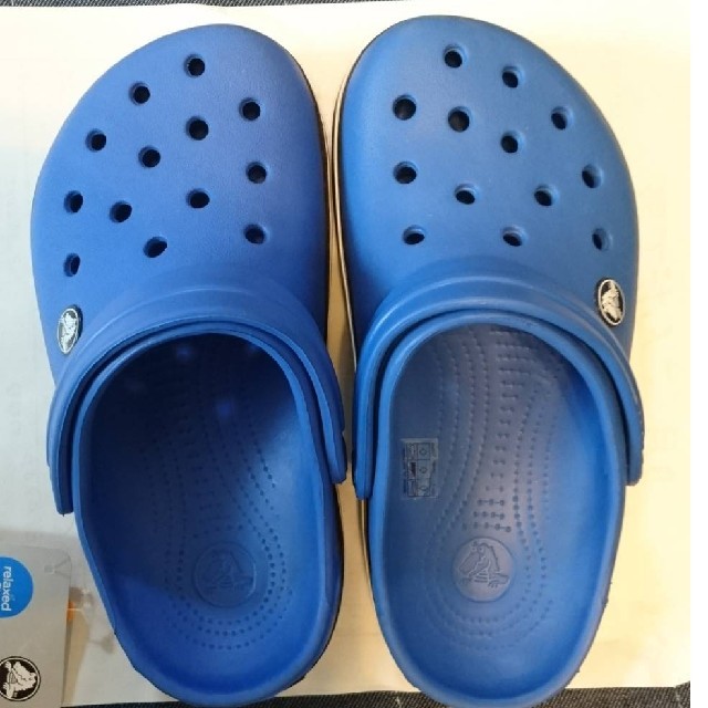 crocs(クロックス)のクロックス サンダル キッズ/ベビー/マタニティのキッズ靴/シューズ(15cm~)(サンダル)の商品写真