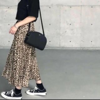 ザラ(ZARA)のZARA 新品 レオパード スカート ザラ(ひざ丈スカート)