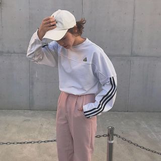 マウジー(moussy)のmoussy adidas コラボ 白 Ｌサイズ トップス(Tシャツ(長袖/七分))