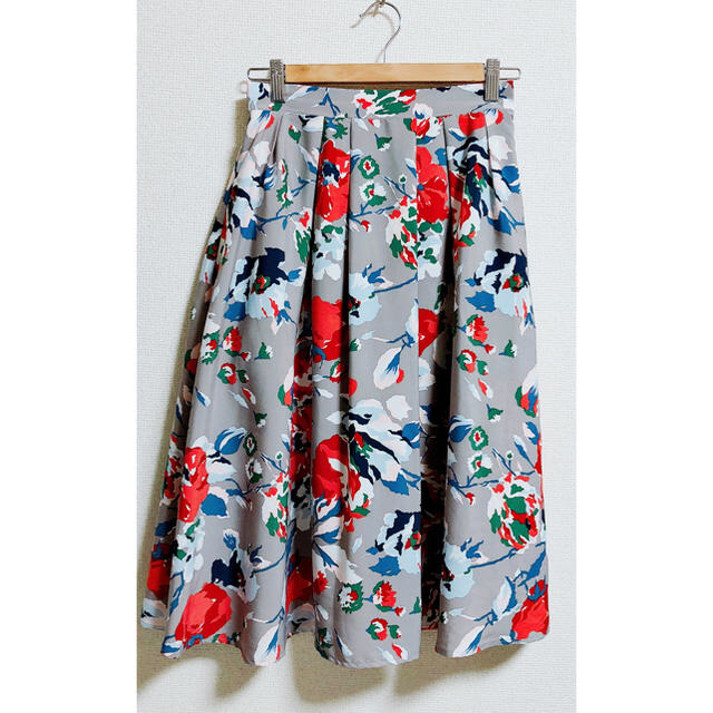 ViS(ヴィス)のvis 膝下花柄スカート レディースのスカート(ひざ丈スカート)の商品写真