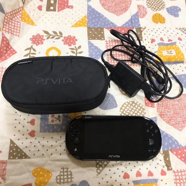 PS Vita 2000 ブラック 本体 Wi-Fiモデル メモリーカード付 1