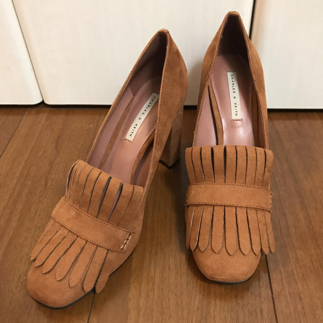 Charles and Keith(チャールズアンドキース)のパンプス レディースの靴/シューズ(ハイヒール/パンプス)の商品写真