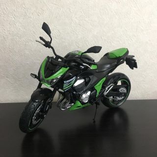 カワサキ(カワサキ)のKawasaki Z800 1/12スケール模型(模型/プラモデル)