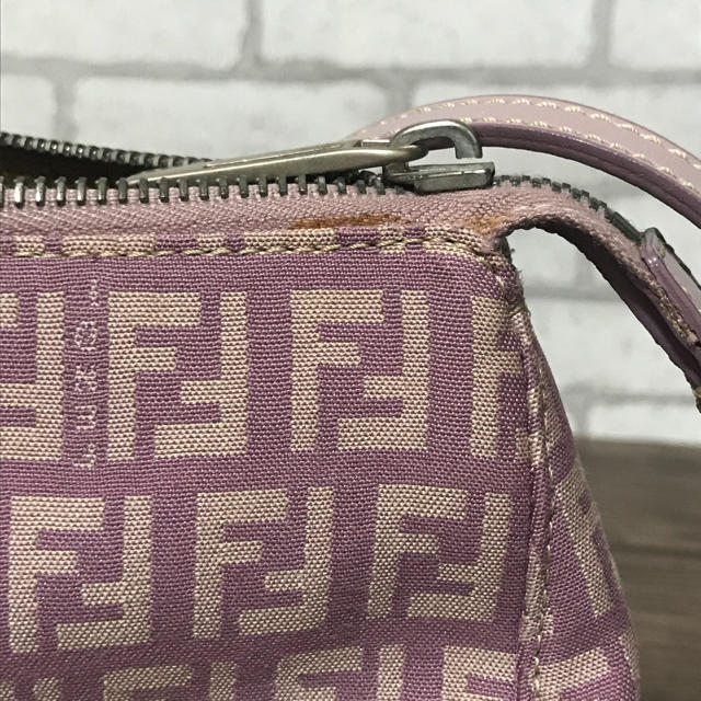 FENDI(フェンディ)の【FENDI】フェンディ ズッカ柄 ハンドポーチ キャンバス 紫系 レディースのファッション小物(ポーチ)の商品写真