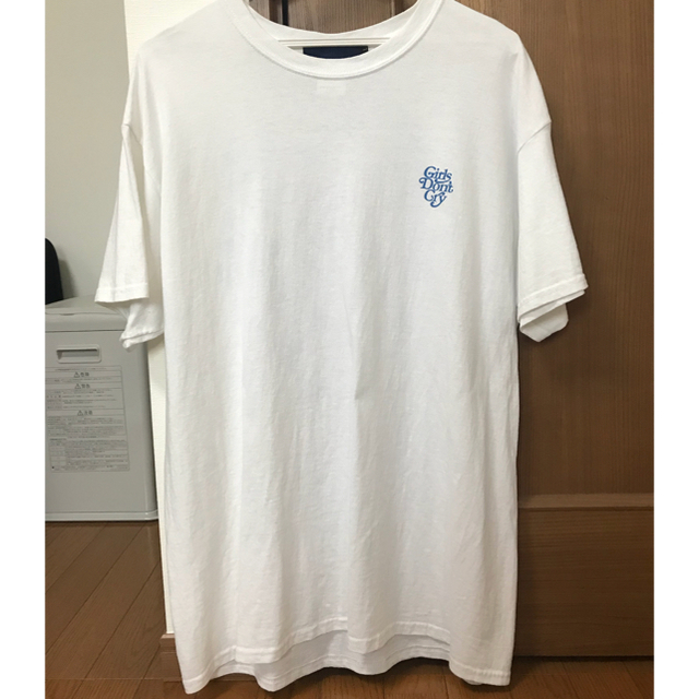 BEAMS(ビームス)のgirls don't cry logo tee blue L  メンズのトップス(Tシャツ/カットソー(半袖/袖なし))の商品写真